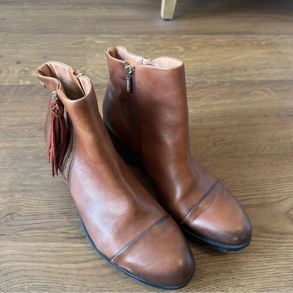 Pikolinos Brown Leather Ankle Boots with Tassel - Picture 4 of 10